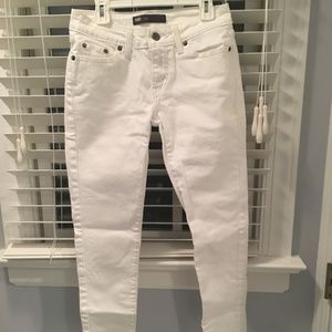 White skinny levis jeans